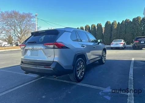 2022 Toyota Rav4 Xle Premium из США, поврежденный, VIN 2T3A1RFV8NW307864